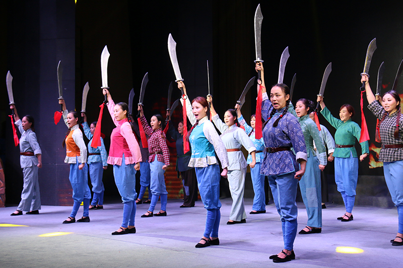 武汉上演大型音乐舞蹈史诗《光荣与梦想》 纪