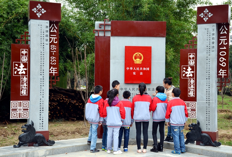 武汉精心打造法治文化广场 用核心价值观引领
